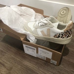 Veja x Madewell V10 Size 38